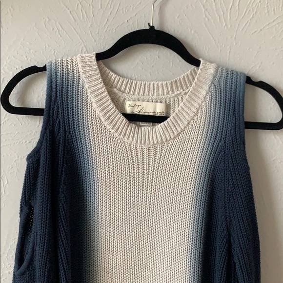 Ombré Knitted Sweater With Shoulder & Arm Cutouts - Picture 5 of 8
